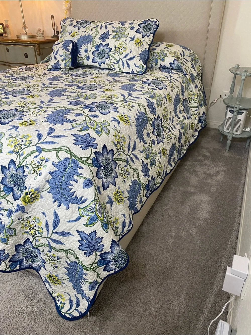 Waverly 3 pc King Blue and Green Floral Quilted Bedspread Like New